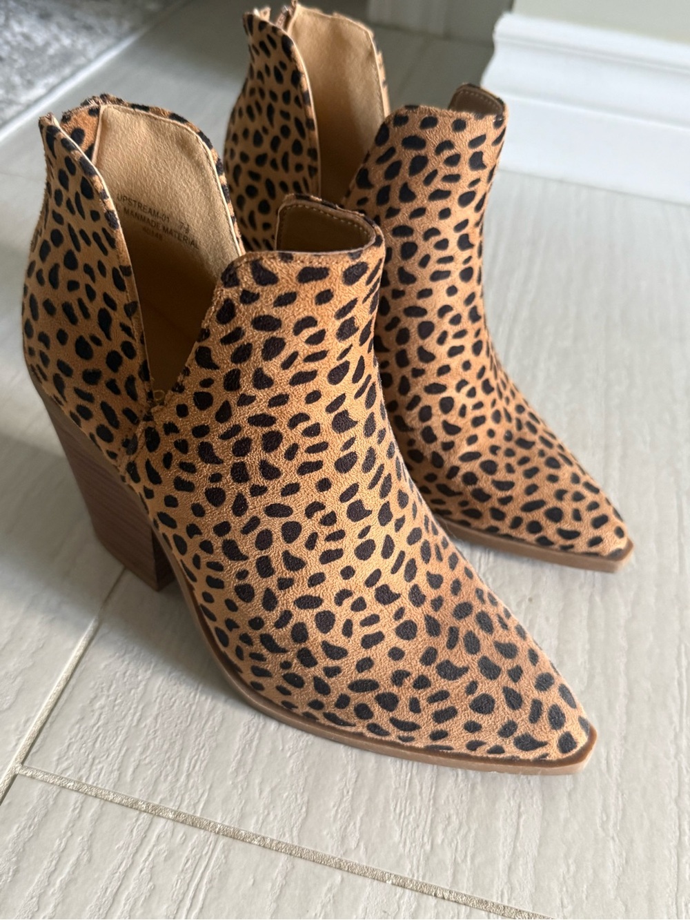 Leopard Print Pointed Toe Ankle Boot - Tan/Black